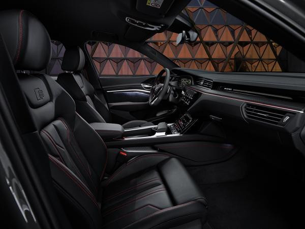 Foto - Audi Q8 e-tron h ev sq quattro aut