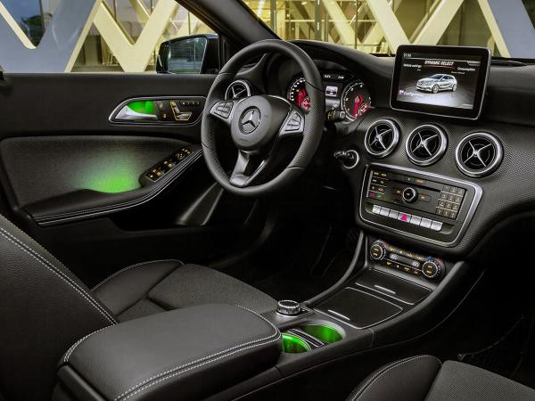 Foto - Mercedes-Benz A 180 business solution