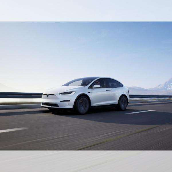 Foto - Tesla Model X Plaid