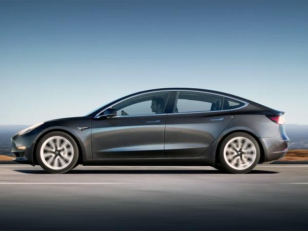 Foto - Tesla Model 3 STANDARD RANGE PLUS