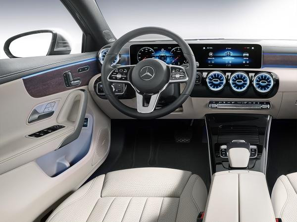 Foto - Mercedes-Benz A 35 AMG 4matic speedshift 7g-dct aut 4d