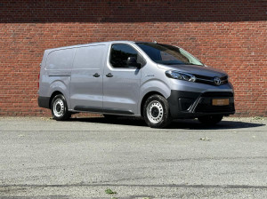 Toyota Proace 75 kWh Long Worker